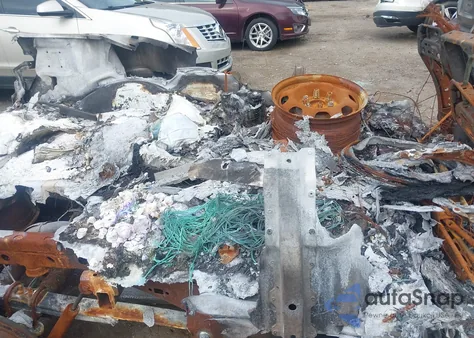 2021 Ford F-150 Xl z USA, uszkodzony, nr VIN 1FTMF1CB2MKE10604